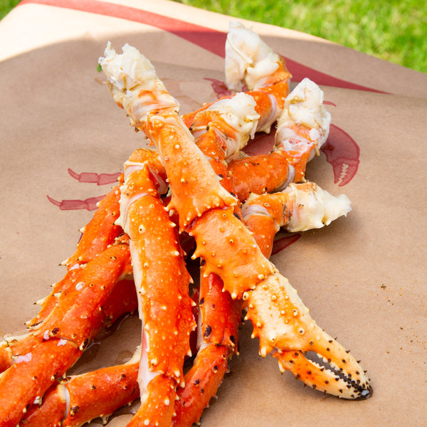 How many legs does a pound of king crab have?