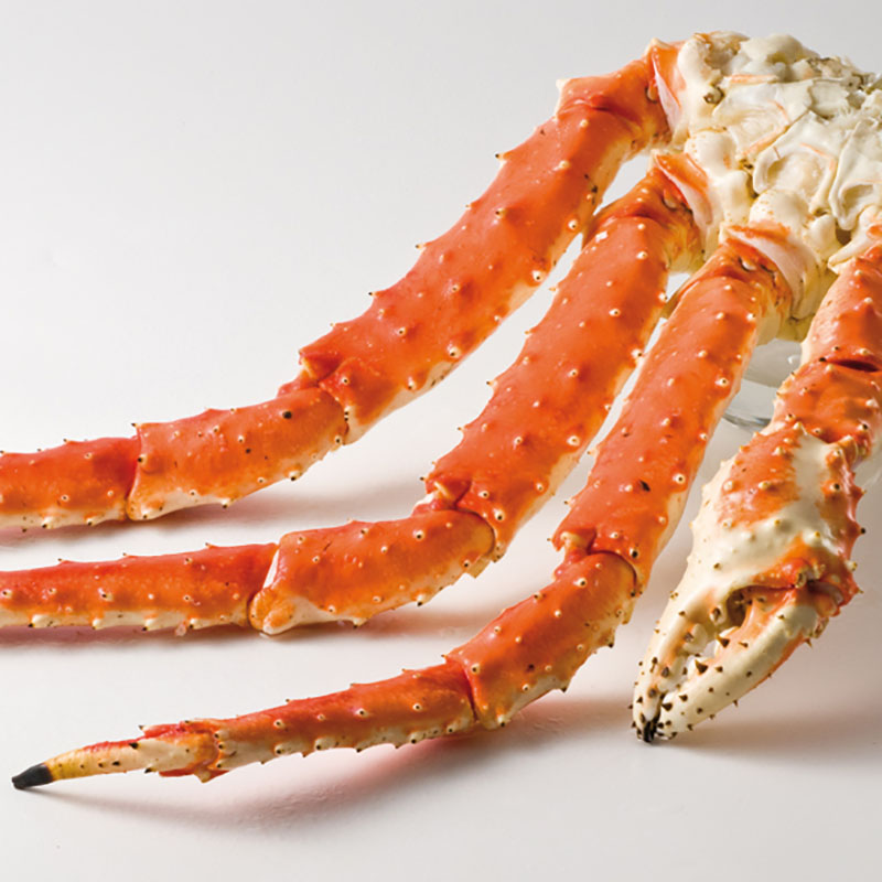 How many legs does a king crab cluster have?