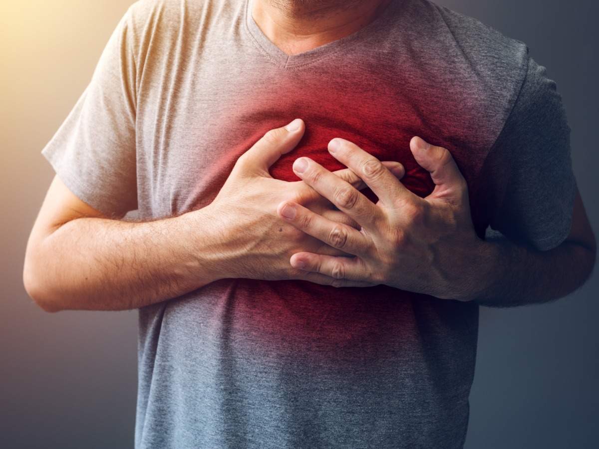 What does a heart attack feel like under your left rib cage?