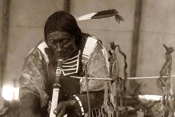 What does the Native American Peace Pipe symbolize?